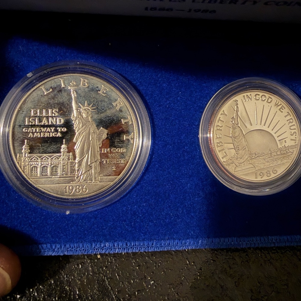 Liberty Silver Dollar set - Picture 3 of 8